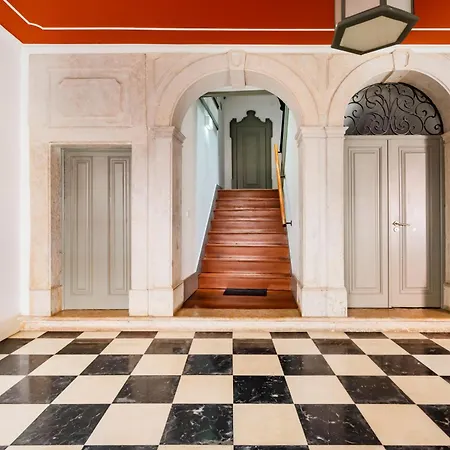 Апартаменти Chiado Urban *